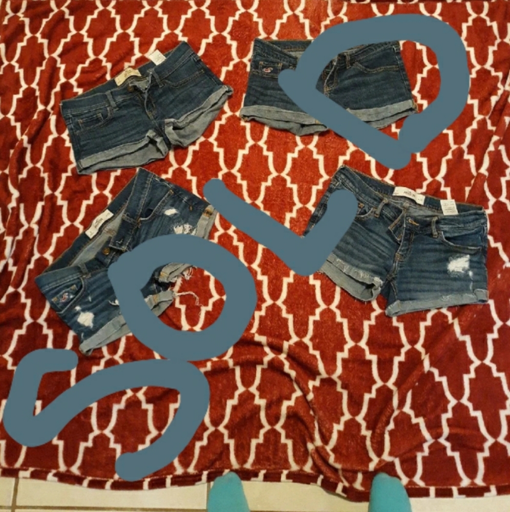 Four pairs of Hollister Shorts Size 3